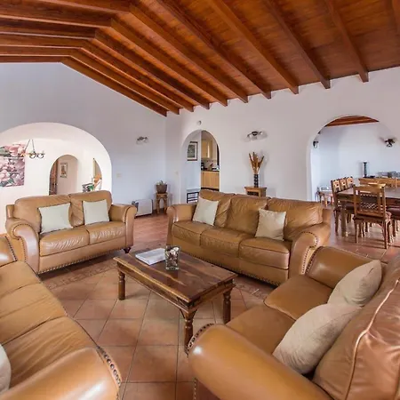 Eliana With Air Conditioning And Sea Views