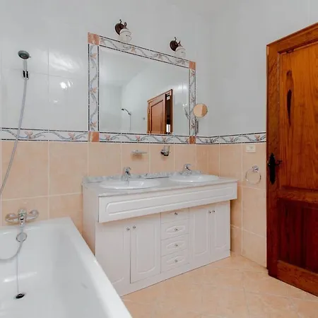 Eliana With Air Conditioning And Sea Views Puerto del Carmen (Lanzarote)