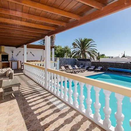 Villa Eliana With Air Conditioning And Sea Views