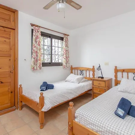Villa Eliana With Air Conditioning And Sea Views